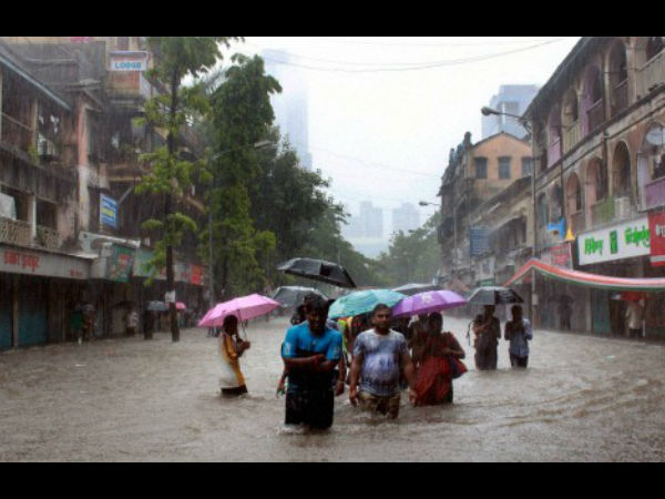 জলমগ্ন মুম্বই