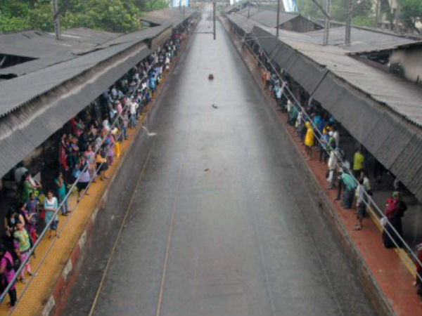 জলমগ্ন মুম্বই