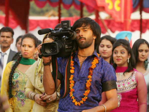 বিট্টু সবকি লেগা : বিট্টু বস