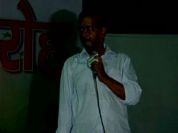 অন্ধকারে মুখ্যমন্ত্রী