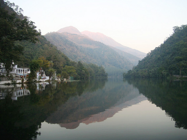 রেণুকা লেক