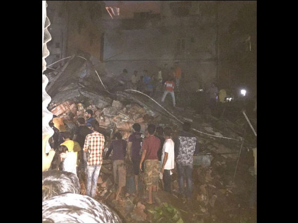 ভেঙে পড়ল বহুতল