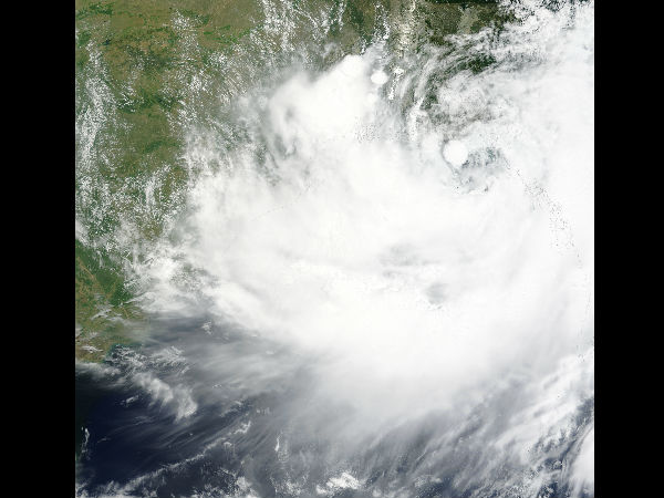 'কোমেন' ঝড়ে লন্ডভন্ড বাংলাদেশ, অতি ভারী বৃষ্টিপাত হবে রাজ্য 'কোমেন' ঝড়ে লন্ডভন্ড বাংলাদেশ, অতি ভারী বৃষ্টিপাত হবে রাজ্য