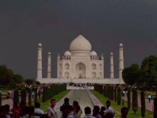 এবার চাঁদের আলোয় তাজমহল দেখুন ই-টিকিট বুকিং করে এবার চাঁদের আলোয় তাজমহল দেখুন ই-টিকিট বুকিং করে