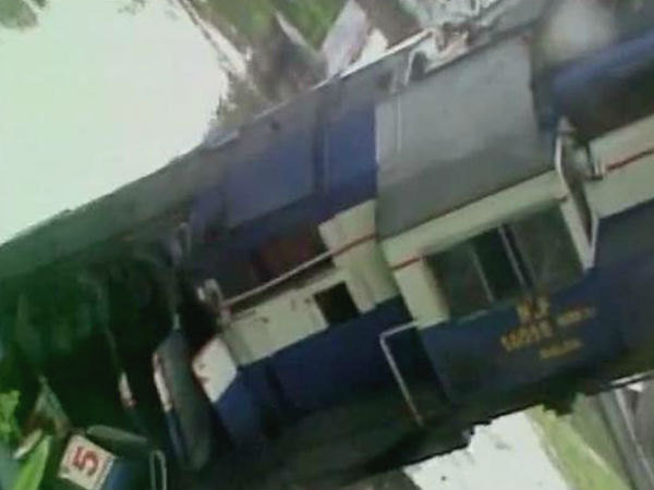 অন্ধ্রে ট্রেন দুর্ঘটনা