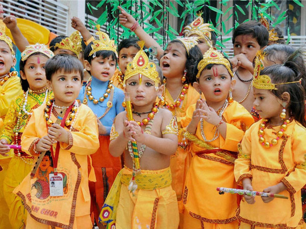 কৃষ্ণ জন্মাষ্টমীতে সেজেছে মথুরা