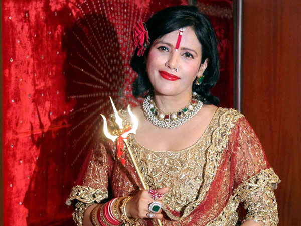 আত্মহত্যা করতে চলেছিলেন বিতর্কিত ধর্মগুরু রাধে মা! আত্মহত্যা করতে চলেছিলেন বিতর্কিত ধর্মগুরু রাধে মা!