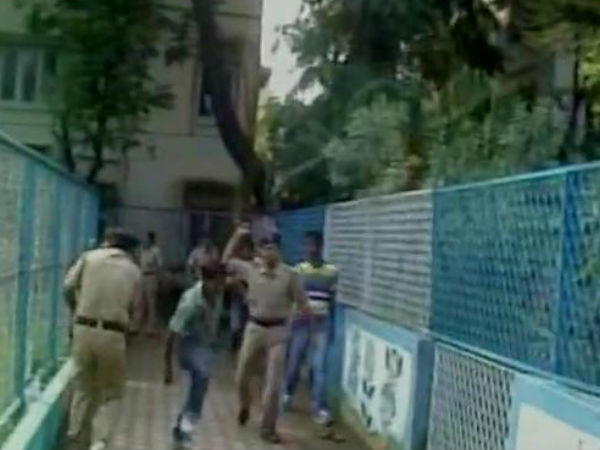 নির্বাচনে পুলিশের ভূমিকা