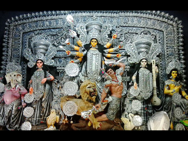 আজ মহাসপ্তমী, পুজো ও উৎসবে মাতোয়ারা গ্রাম থেকে শহর আজ মহাসপ্তমী, পুজো ও উৎসবে মাতোয়ারা গ্রাম থেকে শহর