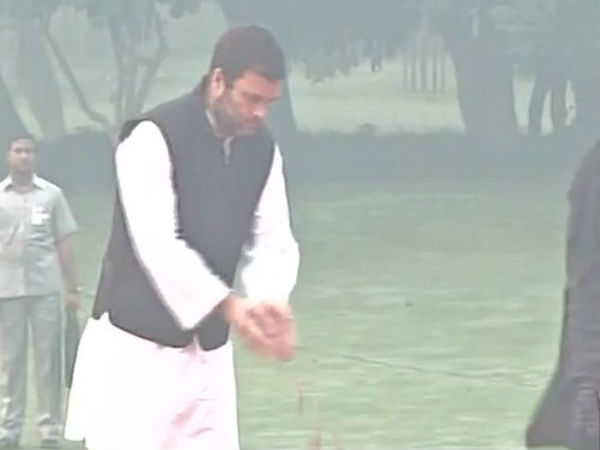 ইন্দিরাকে শ্রদ্ধা রাহুলের