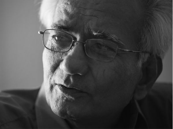 পুরস্কার ফেরত