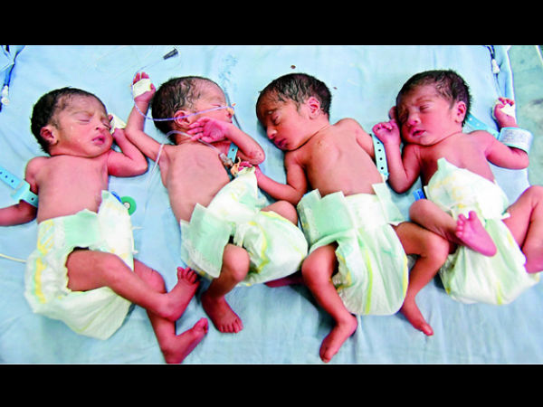 একবার ডেলিভারিতেই একসঙ্গে চারটি শিশুর জন্ম দিলেন মা একবার ডেলিভারিতেই একসঙ্গে চারটি শিশুর জন্ম দিলেন মা