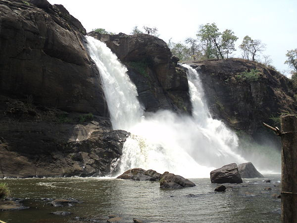 আতিরাপল্লী ফলস