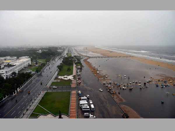 এখনও উদ্ধারকার্য চালাচ্ছে সেনা, স্বাভাবিকের পথে তামিলনাড়ু এখনও উদ্ধারকার্য চালাচ্ছে সেনা, স্বাভাবিকের পথে তামিলনাড়ু