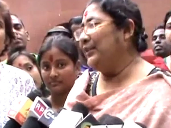সারদা কাণ্ড : এবার তৃণমূল নেত্রী দোলা সেনকে সমন সিবিআইয়ের সারদা কাণ্ড : এবার তৃণমূল নেত্রী দোলা সেনকে সমন সিবিআইয়ের