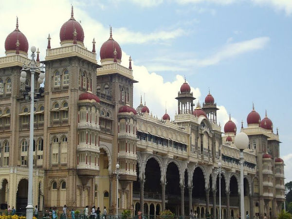 নতুন প্রাসাদ
