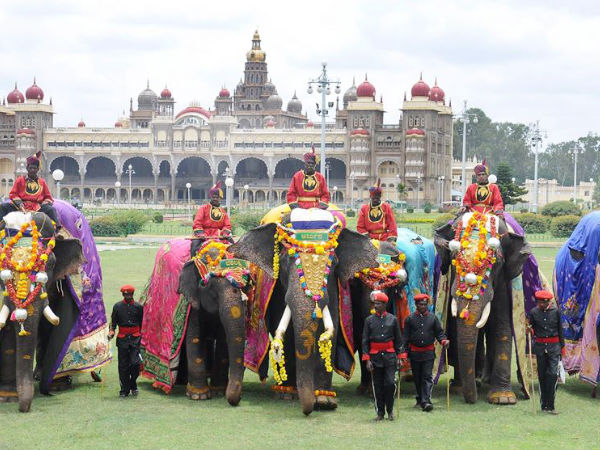বিশ্বখ্যাত দশেরা উৎসব