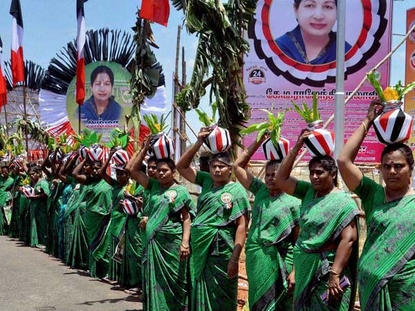 কুশপুতুল পোড়াতে গিয়ে লুঙ্গি পুড়ে হাসপাতালে