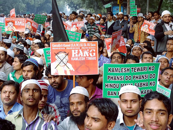 মালদায় হিংসার ঘটনায় রাজ্য সরকারের কাছে রিপোর্ট তলব করল কেন্দ্র মালদায় হিংসার ঘটনায় রাজ্য সরকারের কাছে রিপোর্ট তলব করল কেন্দ্র