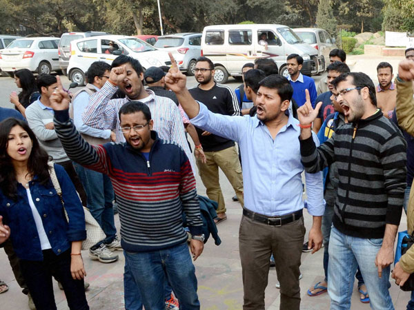 জেএনইউ বিতর্ক : প্রমাণ রয়েছে রাষ্ট্রদ্রোহিতার, দাবি পুলিশের জেএনইউ বিতর্ক : প্রমাণ রয়েছে রাষ্ট্রদ্রোহিতার, দাবি পুলিশের