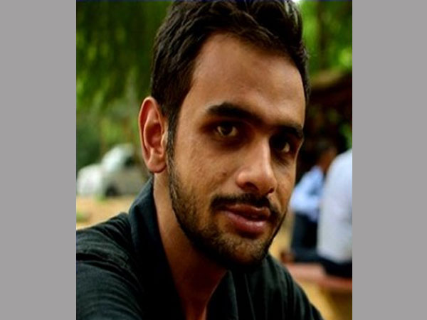 জেএনইউ বিতর্ক : অবশেষে মাঝরাতে আদালতে আত্মসমর্পণ উমর খালিদের জেএনইউ বিতর্ক : অবশেষে মাঝরাতে আদালতে আত্মসমর্পণ উমর খালিদের