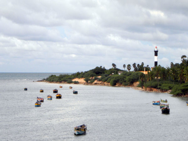 জাহাজ চলাচল