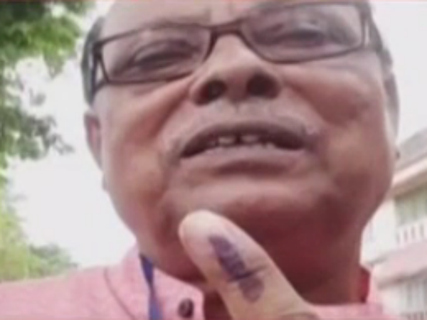(Live) নির্বাচন ২০১৬ : ইংরেজবাজারে ছাপ্পা ভোটের অভিযোগ, প্রিসাইডিং অফিসার অপসারিত কমিশনের নির্দেশে (Live) নির্বাচন ২০১৬ : ইংরেজবাজারে ছাপ্পা ভোটের অভিযোগ, প্রিসাইডিং অফিসার অপসারিত কমিশনের নির্দেশে