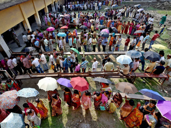 (Live) নির্বাচন: ৩টে পর্যন্ত পর্যন্ত ভোট পড়ল ৭২.১৯%, বিক্ষিপ্ত ঘটনায় কলকাতা থেকে ধৃত ২৭ (Live) নির্বাচন: ৩টে পর্যন্ত পর্যন্ত ভোট পড়ল ৭২.১৯%, বিক্ষিপ্ত ঘটনায় কলকাতা থেকে ধৃত ২৭