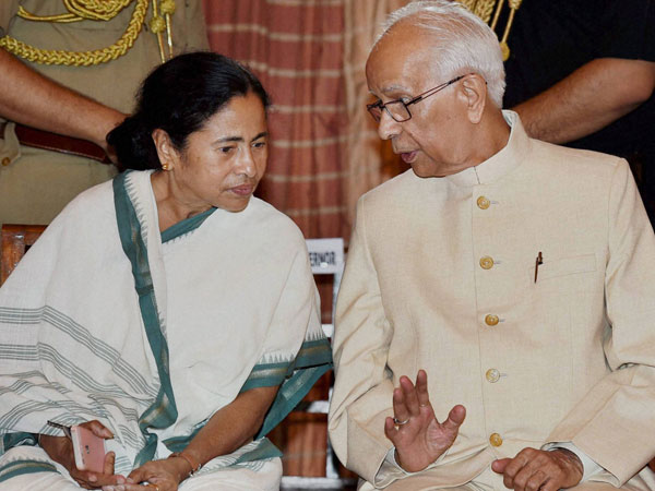 উড়ালপুল বিপর্যয়ের জের : সেতু পর্যবেক্ষণের নির্দেশ রাজ্যপালের উড়ালপুল বিপর্যয়ের জের : সেতু পর্যবেক্ষণের নির্দেশ রাজ্যপালের