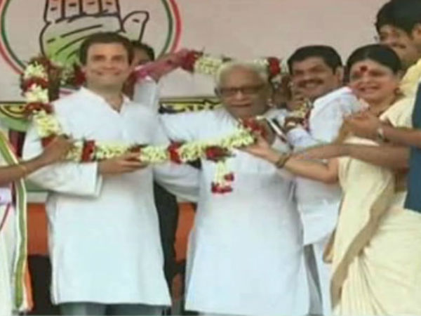 একমঞ্চে যে বক্তব্য রাখলেন বুদ্ধদেব ভট্টাচার্য ও রাহুল গান্ধী একমঞ্চে যে বক্তব্য রাখলেন বুদ্ধদেব ভট্টাচার্য ও রাহুল গান্ধী