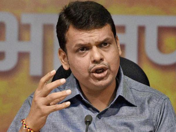 খরা নিয়ে ফড়নবীশ-মোদী আলোচনা
