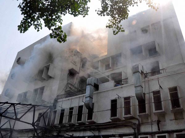 ব্যাঙ্ককে অগ্নিদগ্ধ হয়ে মৃত ১৭