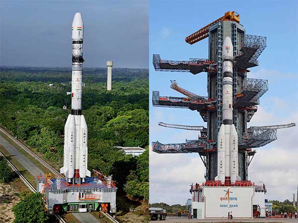 রকেট বুস্টারের মাধ্যমে উৎক্ষেপণ