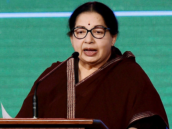 মুখ্যমন্ত্রী হিসাবে শপথ আম্মার