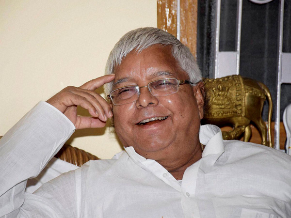 মমতার শপথে থাকবেন লালু