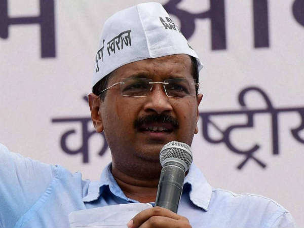 কেজরির টুইট খোঁচা