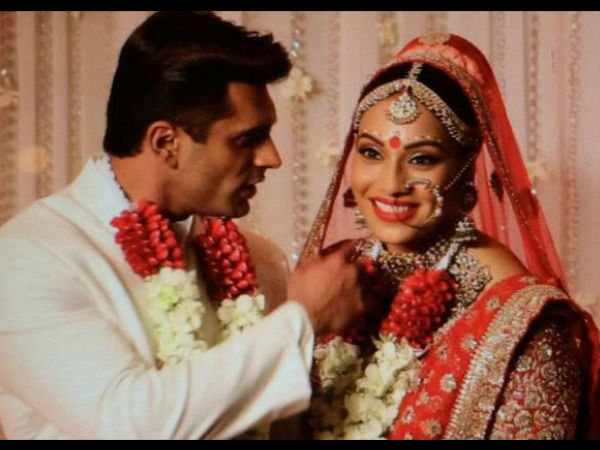 (ছবি) বিবাহ সম্পন্ন হইল: বিপাশা-করনের বিয়ে ও রিসেপশনের কিছু মধুর মুহূর্ত (ছবি) বিবাহ সম্পন্ন হইল: বিপাশা-করনের বিয়ে ও রিসেপশনের কিছু মধুর মুহূর্ত