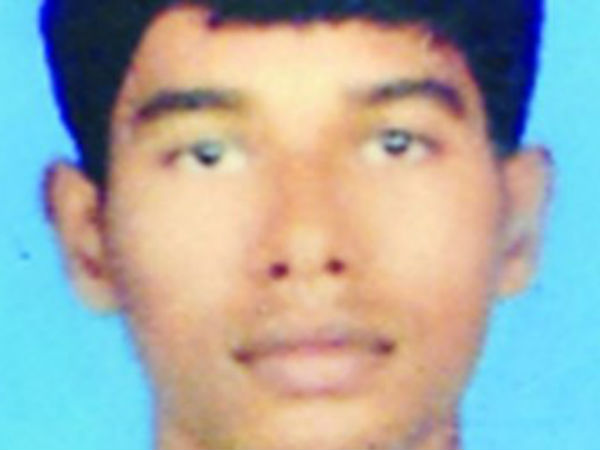 ছাত্র খুনে অভিযুক্ত তৃণমূল নেতা তাপস মল্লিক অবশেষে পুলিশের জালে ছাত্র খুনে অভিযুক্ত তৃণমূল নেতা তাপস মল্লিক অবশেষে পুলিশের জালে