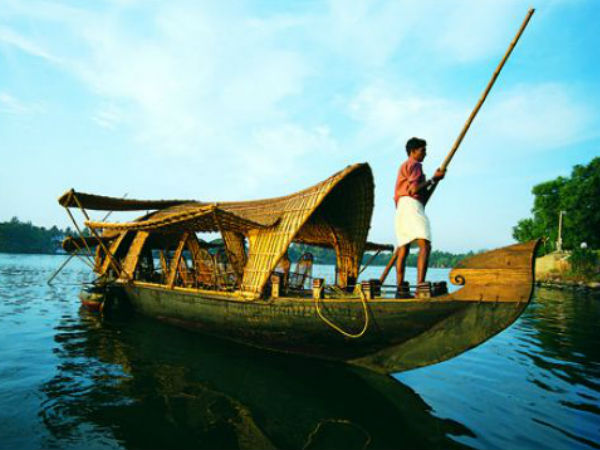 অষ্টমুণ্ডী ব্যাকওয়াটার