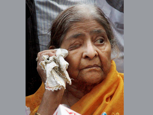 লড়বেন জাকিয়া