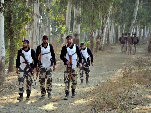 পাঠানকোট হামলার পিছনের জঈশ হ্যান্ডলার পালিয়েছে আফগানিস্তানে পাঠানকোট হামলার পিছনের জঈশ হ্যান্ডলার পালিয়েছে আফগানিস্তানে