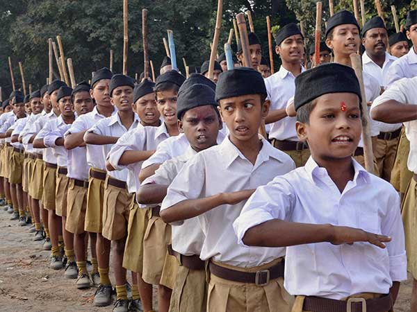 আরএসএসের জন্মবার্ষিকীতে ১০ লক্ষ প্যান্ট তৈরি হচ্ছে রাজস্থানে আরএসএসের জন্মবার্ষিকীতে ১০ লক্ষ প্যান্ট তৈরি হচ্ছে রাজস্থানে