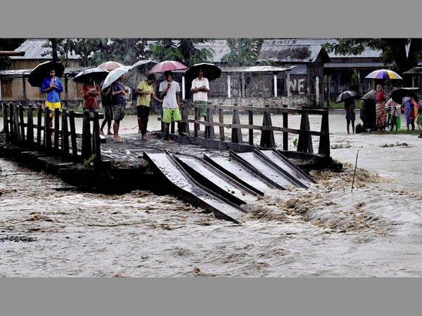 অসমে বন্যা, যাচ্ছেন রাজনাথ