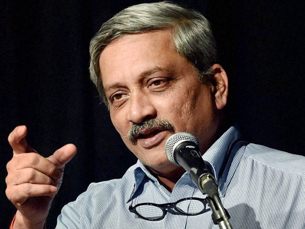 পার্রিকরের তোপ আমিরকে