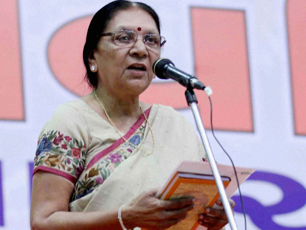 গুজরাতের মুখ্যমন্ত্রী ঠিক করতে বৈঠক