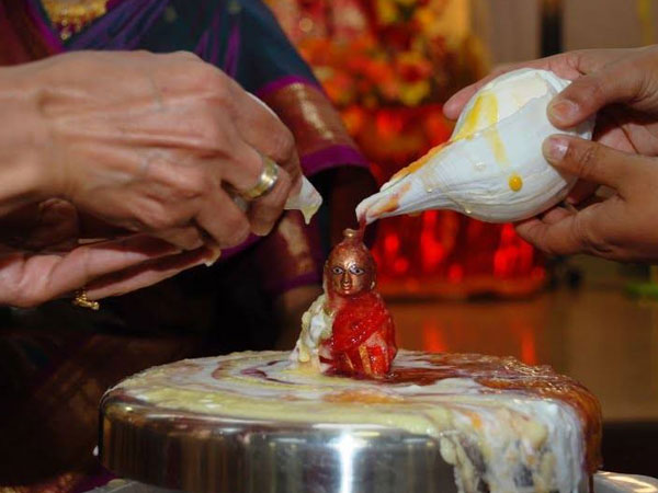 প্রথম তথ্য
