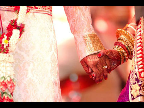 ছাগলের বিনিময়ে ৫৫ বছরের প্রৌঢ়ের সঙ্গে ৬ বছরের মেয়ের বিয়ে ছাগলের বিনিময়ে ৫৫ বছরের প্রৌঢ়ের সঙ্গে ৬ বছরের মেয়ের বিয়ে