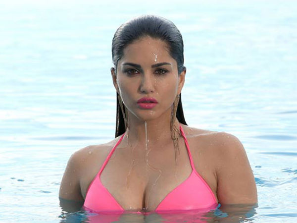 একের পর এক সিনেমা ফ্লপ