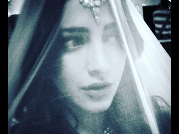 সেলফি ক্যুইন শ্রুতি