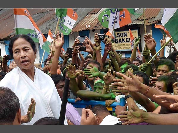 মুর্শিদাবাদ সফরে মমতা